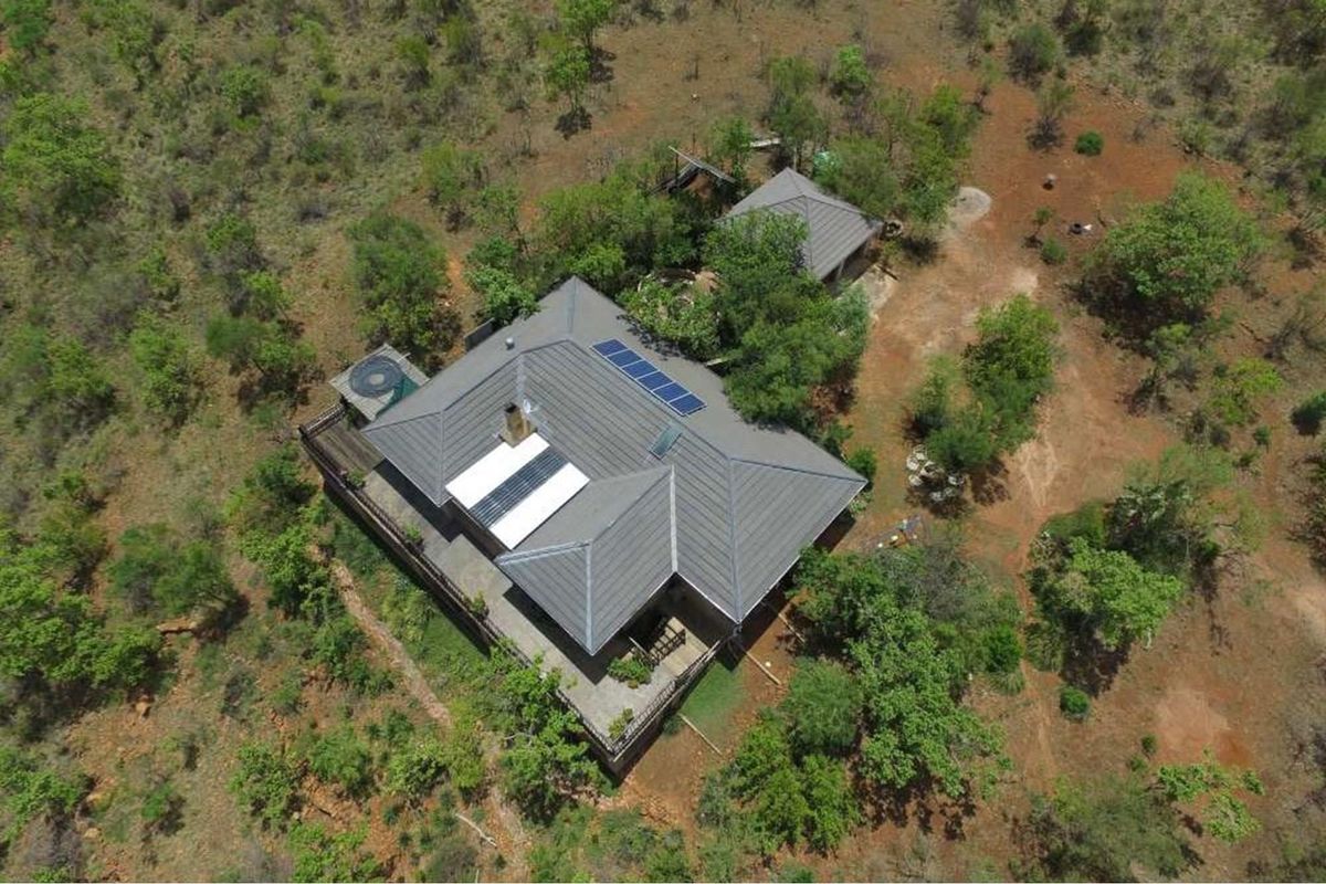 Highlands Wilderness - Three bedroom house with spectacular mountain views - Photo 5