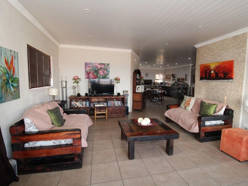 Highlands Wilderness - Three bedroom house with spectacular mountain views - Photo 8