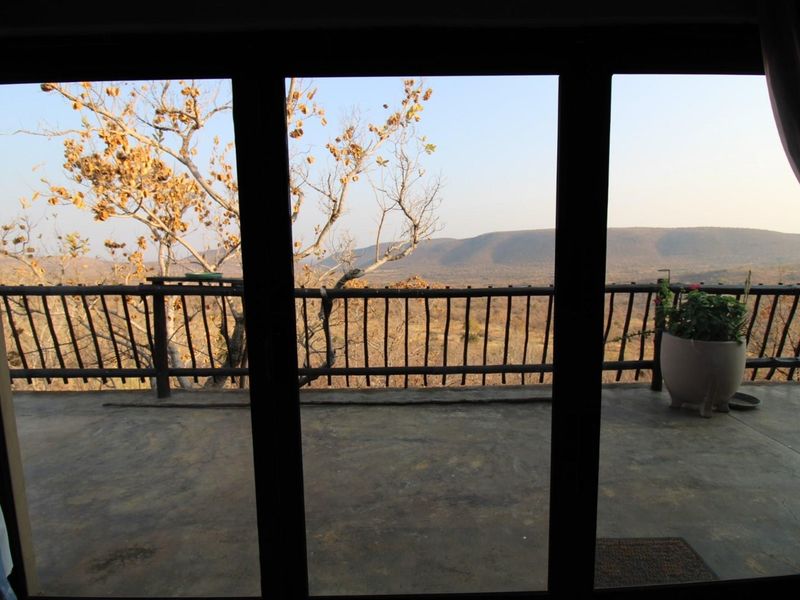 Highlands Wilderness - Three bedroom house with spectacular mountain views - Photo 9