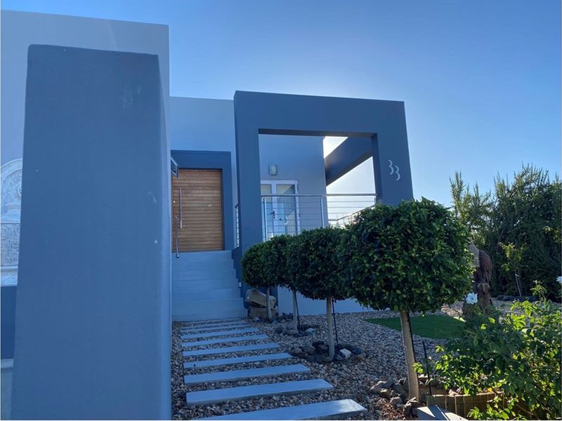 Modern Comfort in Prince Albert - Photo 2