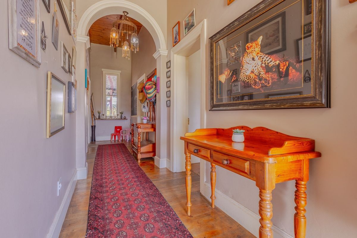 Victorian Homestead with Freestanding Cottage - Photo 4