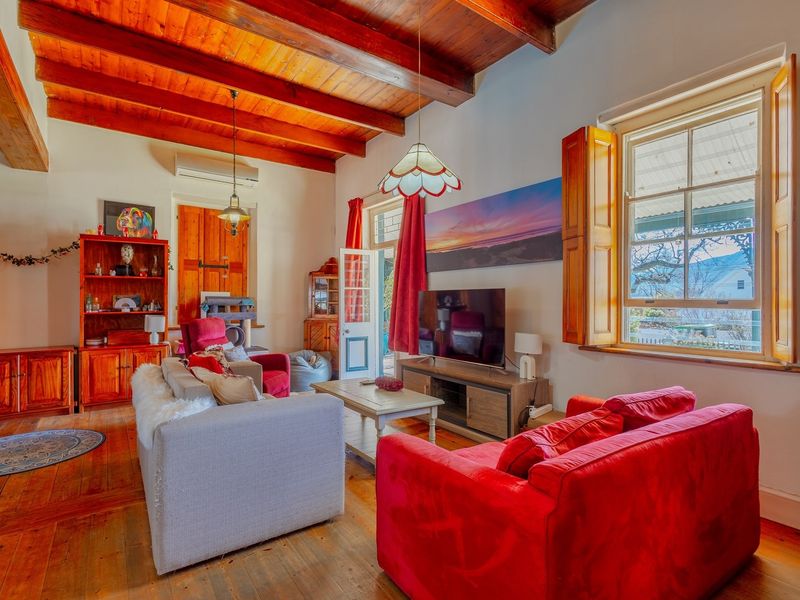 Victorian Homestead with Freestanding Cottage - Photo 6