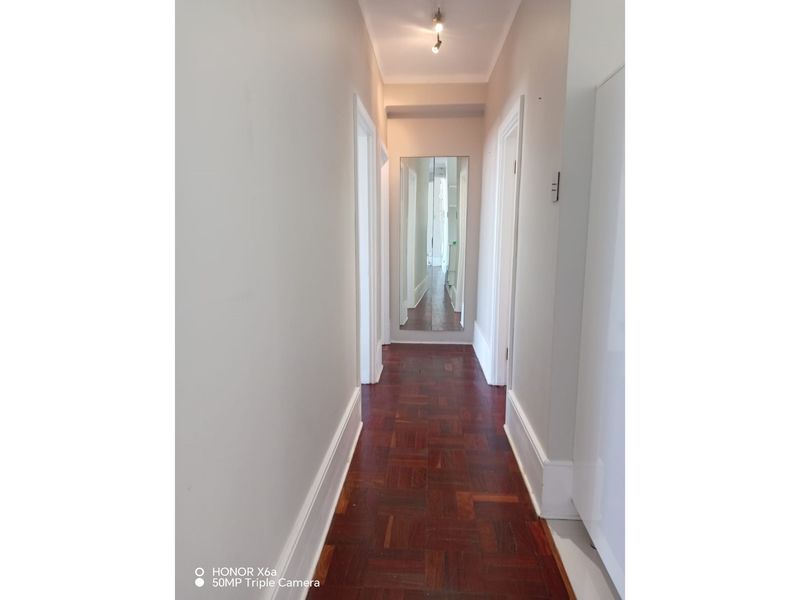 Spacious 2-Bedroom Apartment with Sea View in Summerstrand - For Sale! - Photo 7