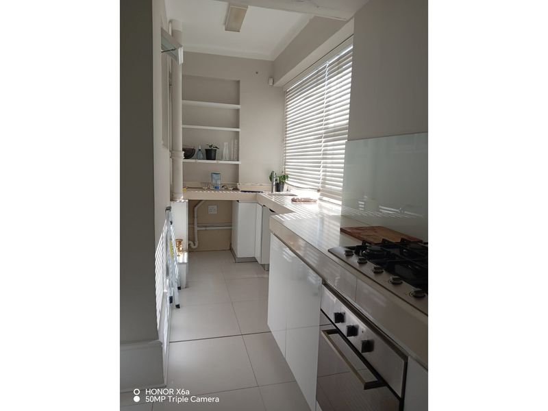 Spacious 2-Bedroom Apartment with Sea View in Summerstrand - For Sale! - Photo 6