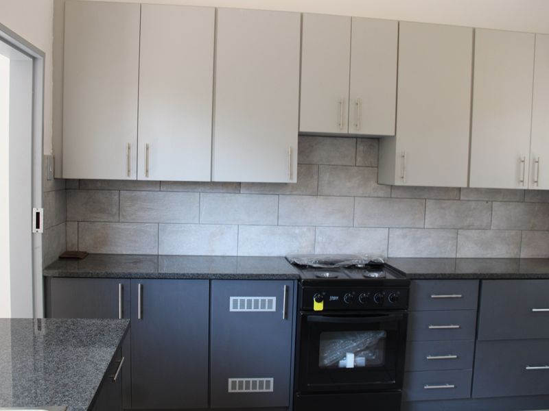 House For Sale in Florauna Pretoria - Photo 10