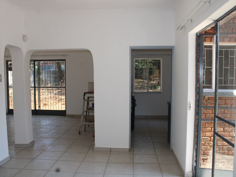 House For Sale in Florauna Pretoria - Photo 7