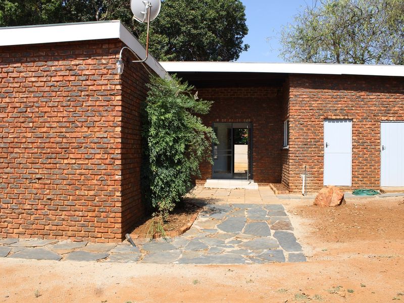 House For Sale in Florauna Pretoria - Photo 5