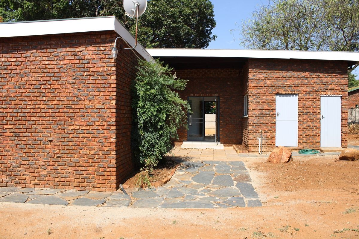 House For Sale in Florauna Pretoria - Photo 5