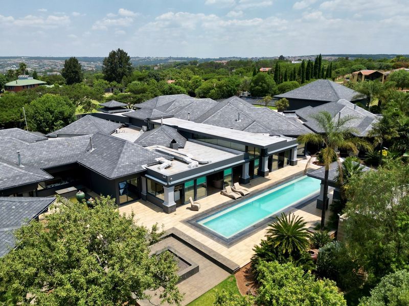 Flagship Mooikloof Equestrian Villa - Distinguished Off-Grid Luxury for the Elite Buyer - Photo 4