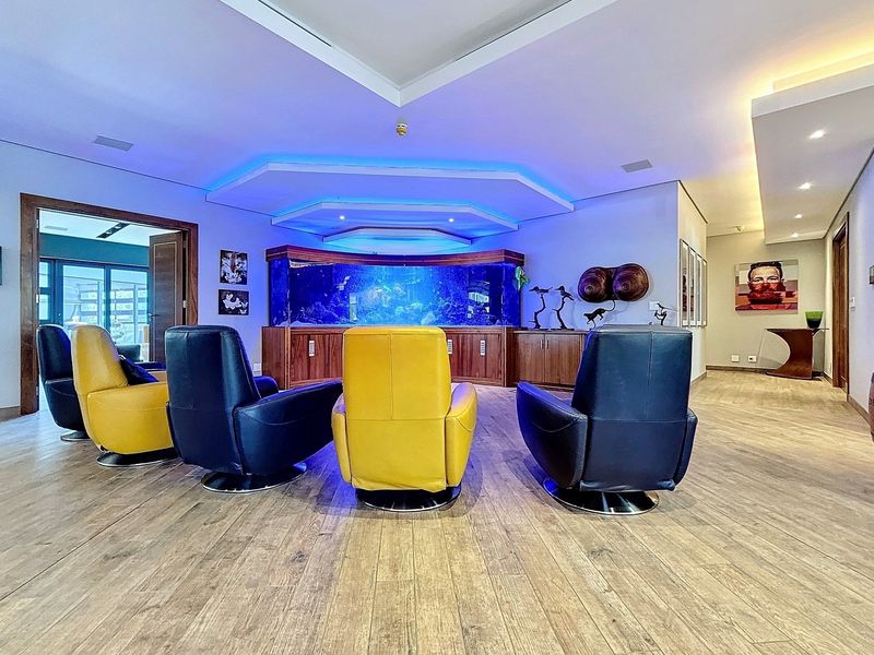 Flagship Mooikloof Equestrian Villa - Distinguished Off-Grid Luxury for the Elite Buyer - Photo 9