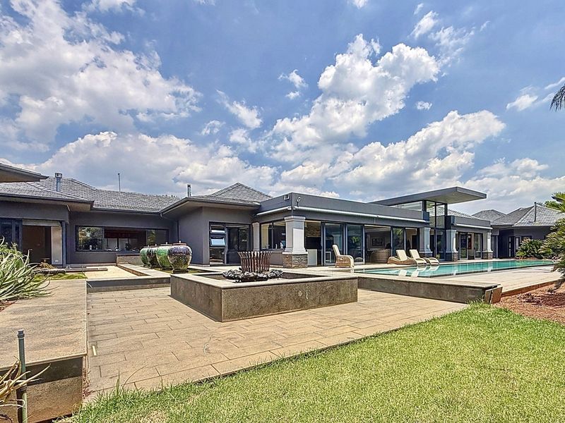Flagship Mooikloof Equestrian Villa - Distinguished Off-Grid Luxury - Photo 1