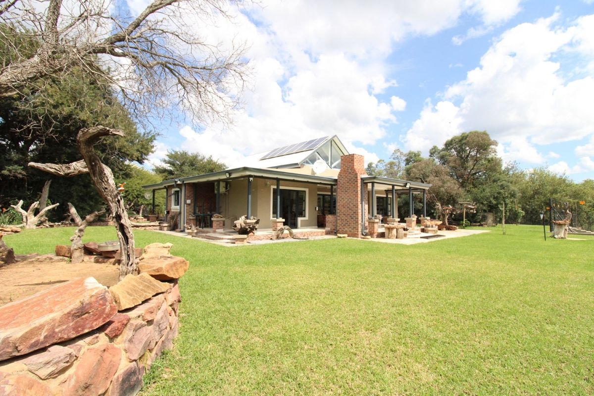 Intaba Indle Wilderness Estate - Dream four bedroom house (including one bedroom in chalet) - Photo 3
