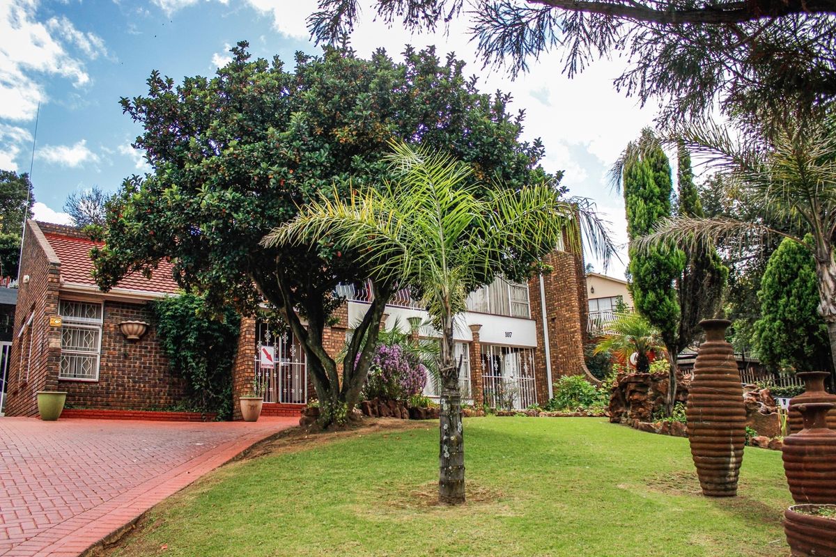 Spacious Hillside Retreat - Modernize or Enjoy as Is - Photo 5