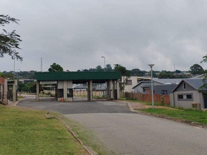 Your Dream Property with Breathtaking Views Awaits - 1211 m2 Vacant Stand in Drumrock Estate - Photo 2