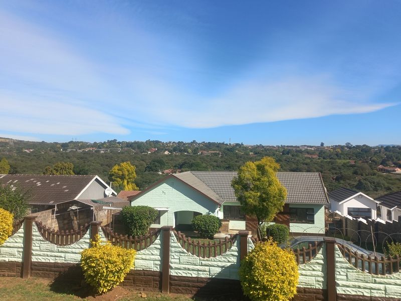 Family House - Photo 3