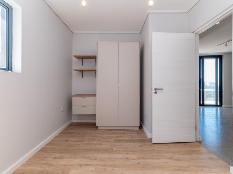 Modern 1-Bed Dream Home in Muizenberg Awaits - Photo 8