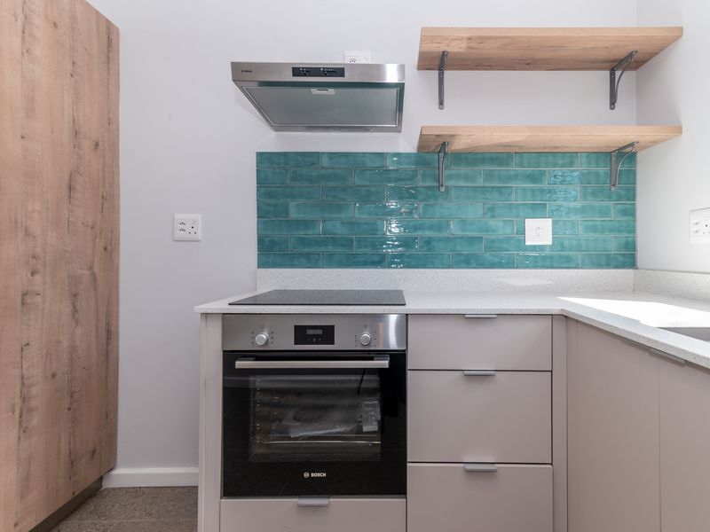 Modern 1-Bed Dream Home in Muizenberg Awaits - Photo 6