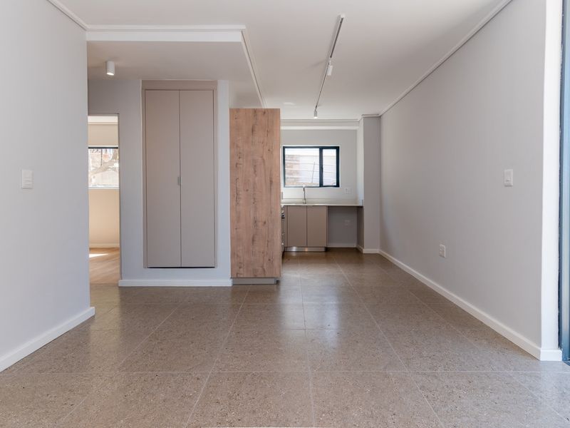 Modern 1-Bed Dream Home in Muizenberg Awaits - Photo 4