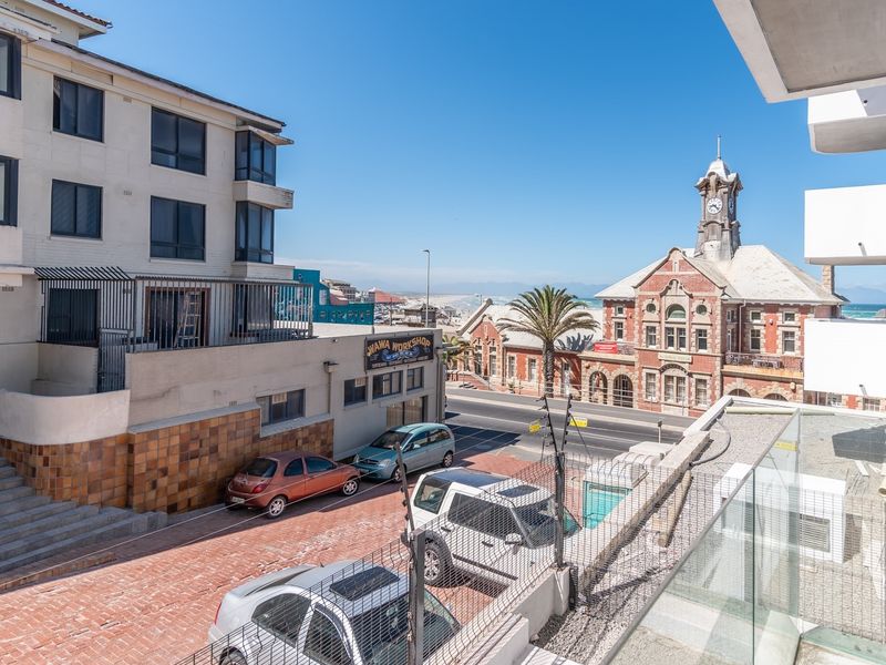 Modern 1-Bed Dream Home in Muizenberg Awaits - Photo 2