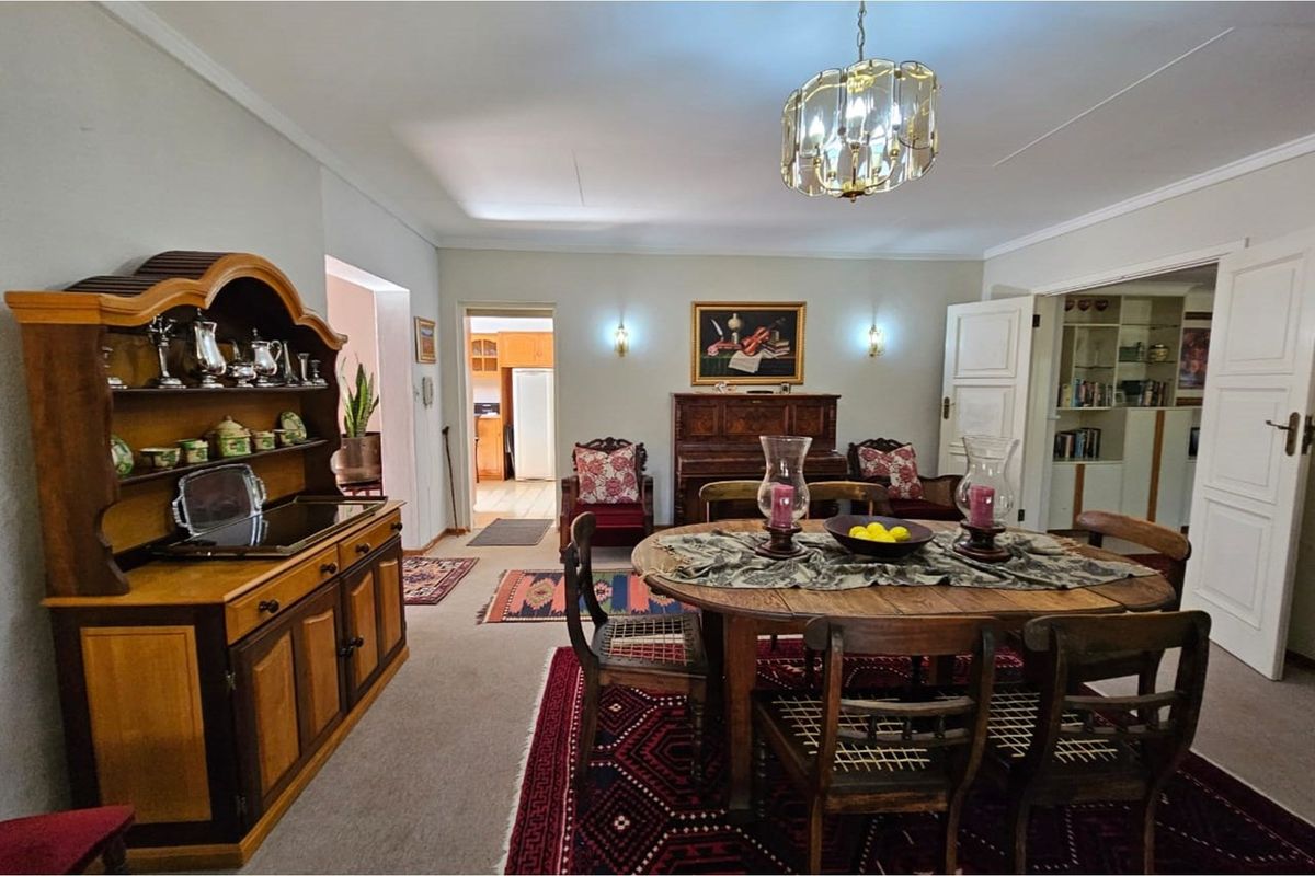 "Luxurious 3-Bed Home with Flat and Pool - Photo 4