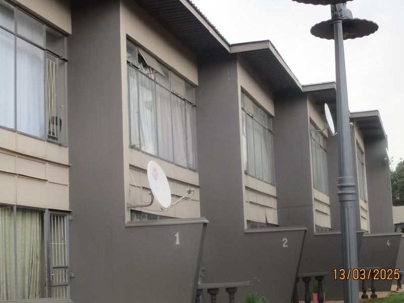Block of Flats for Sale-Kempton Park/ PRICE REDUCED - Photo 3