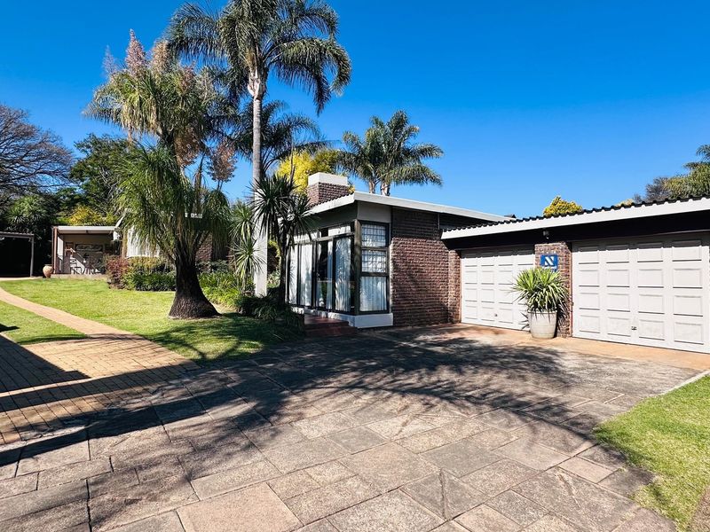 Luxury Investment Haven - Boutique Guesthouse and Townhouses in Hutten Heights. - Photo 2