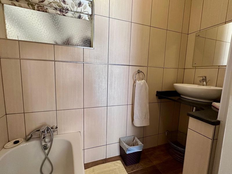 Luxury Investment Haven - Boutique Guesthouse and Townhouses in Hutten Heights. - Photo 8