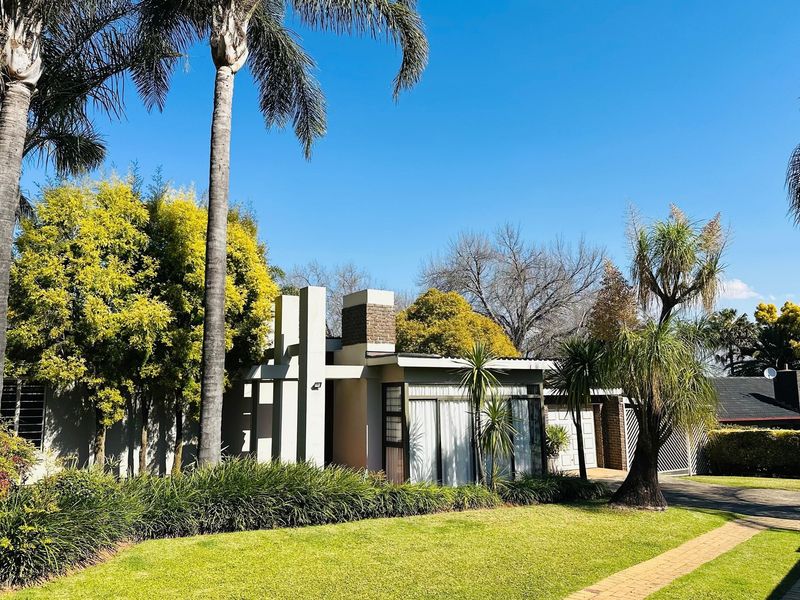 Luxury Investment Haven - Boutique Guesthouse and Townhouses in Hutten Heights. - Photo 1