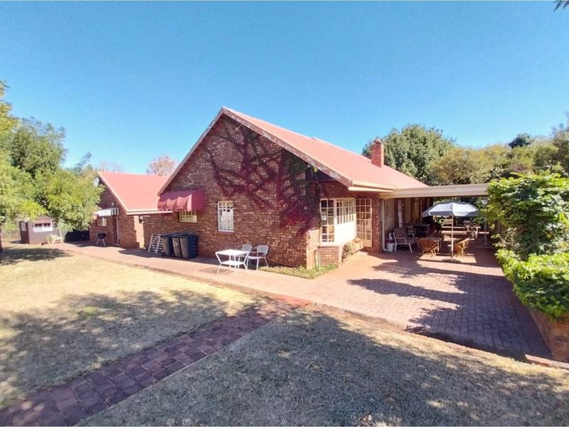 Small Holding for sale in Die Hoewes. - Photo 3