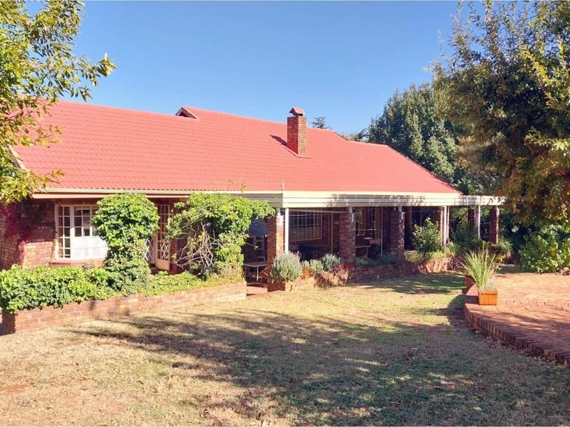 Small Holding for sale in Die Hoewes. - Photo 1