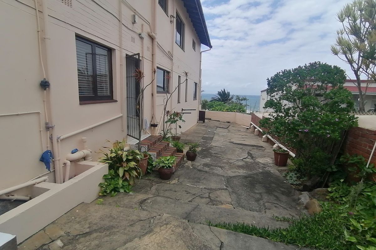Dream Townhouse in Serene Uvongo Awaits You - Photo 3