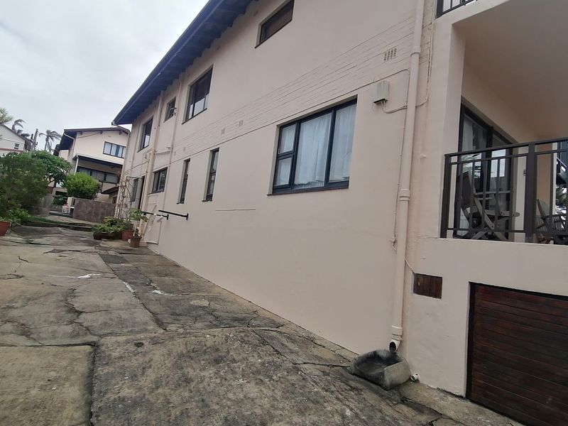 Uvongo. Dream Townhouse  With Direct Access To The Beach - Photo 4