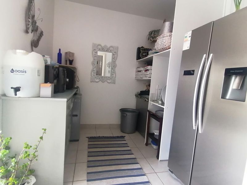 Uvongo. Dream Townhouse  With Direct Access To The Beach - Photo 9