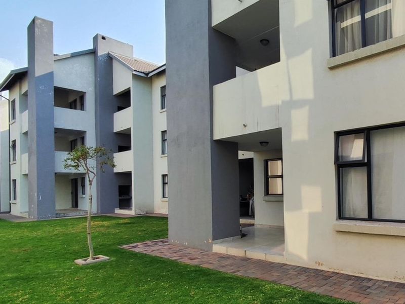 Apartment For Sale in Eveleigh, Boksburg - Photo 1