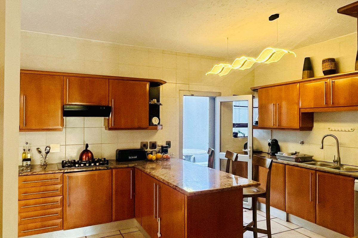 4 Bedroom Home in Woodmead For Sale - Photo 3