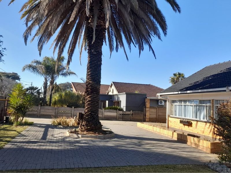 "Sustainable Living in Charming Flimieda Oasis" - Photo 5