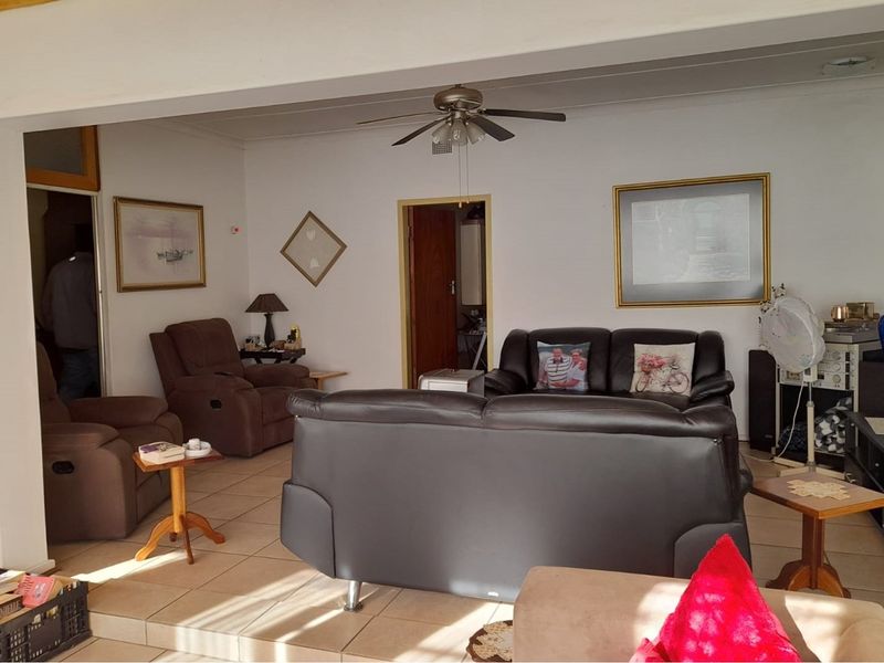 "Sustainable Living in Charming Flimieda Oasis" - Photo 9