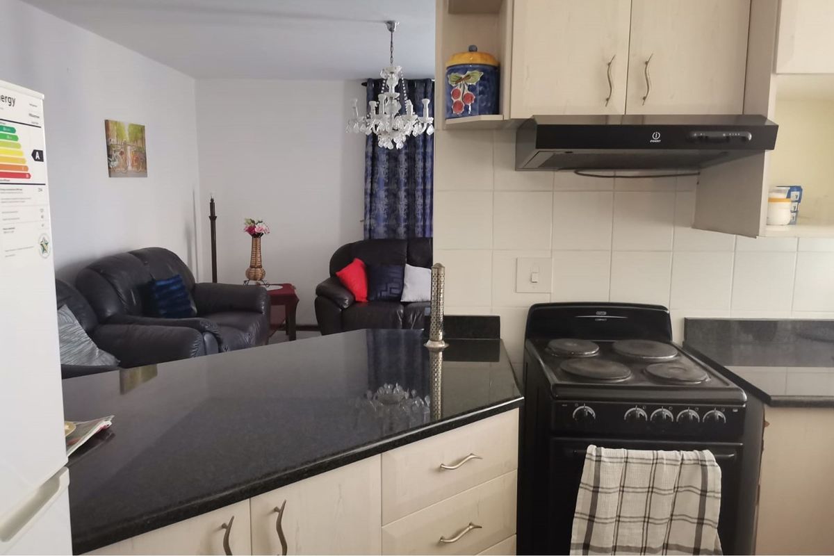 Luxury Living by the Lagoon - Your Seaside Sanctuary Awaits! - Photo 4