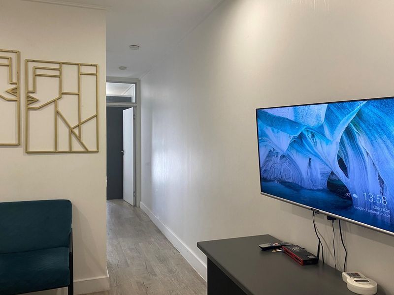 2 BEDROOM APARTMENT - Photo 9