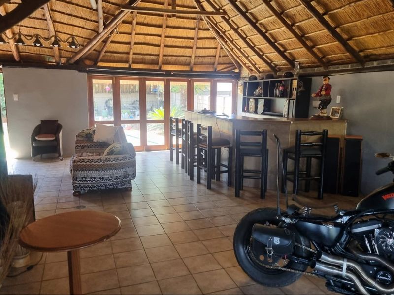 Ready to make your move - Photo 8