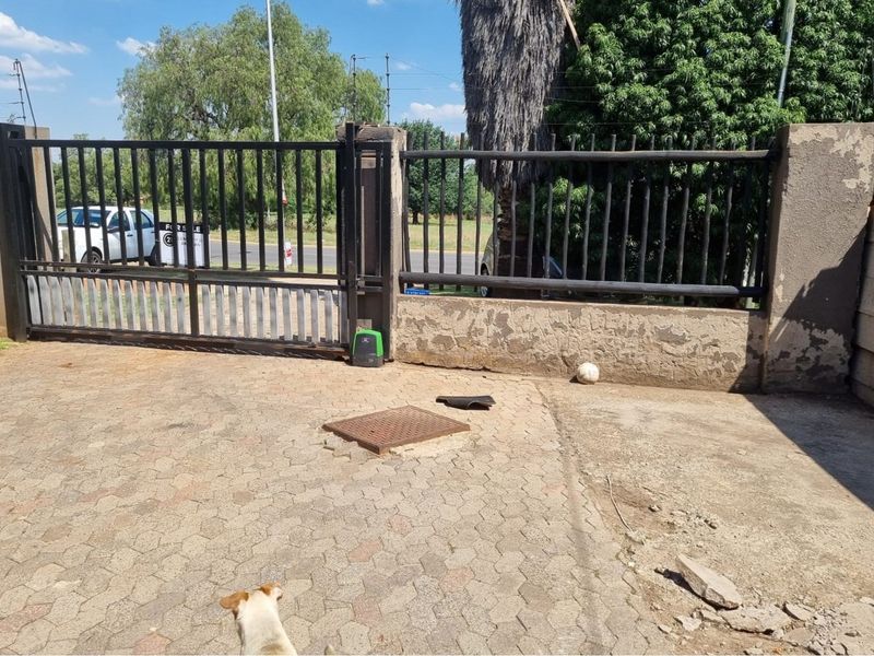 Ready to make your move - Photo 3