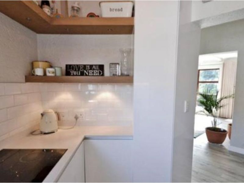 Magnificently Renovated 2 Bedroom Loft Apartment - Photo 8