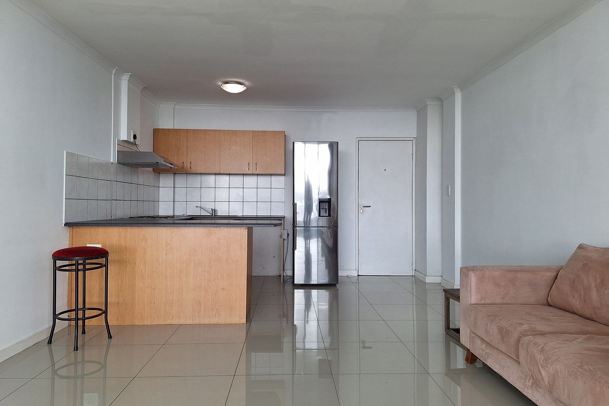 Step into light-filled, low-maintenance living with this modern and well-kept 1-bedroom apartment - Photo 5