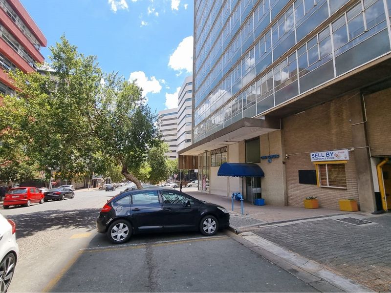 2-bedroom, 1-bathroom apartment is available for sale in the heart of the CBD - Photo 5