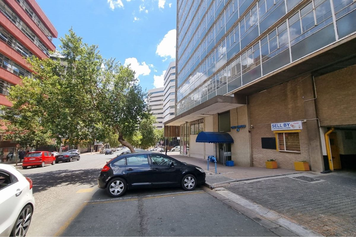 2-bedroom, 1-bathroom apartment is available for sale in the heart of the CBD - Photo 5