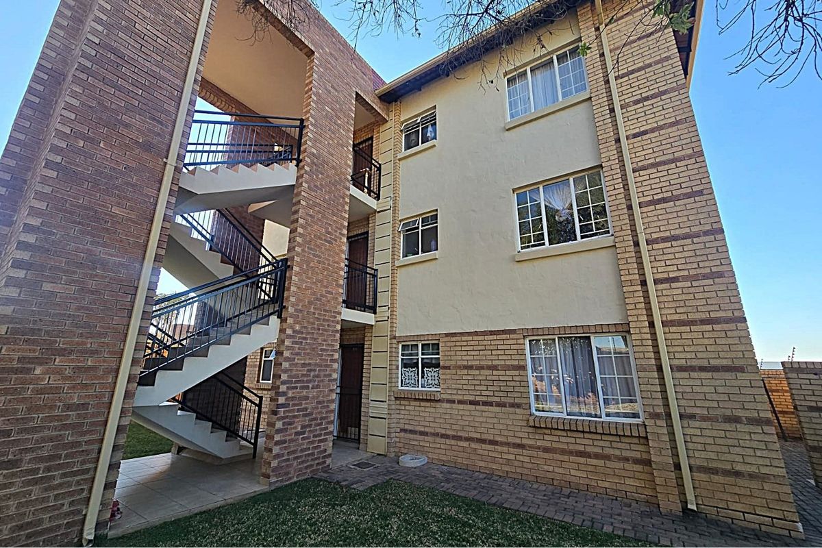 Stylish 2-Bedroom Apartment in Lisas Place! - Photo 2