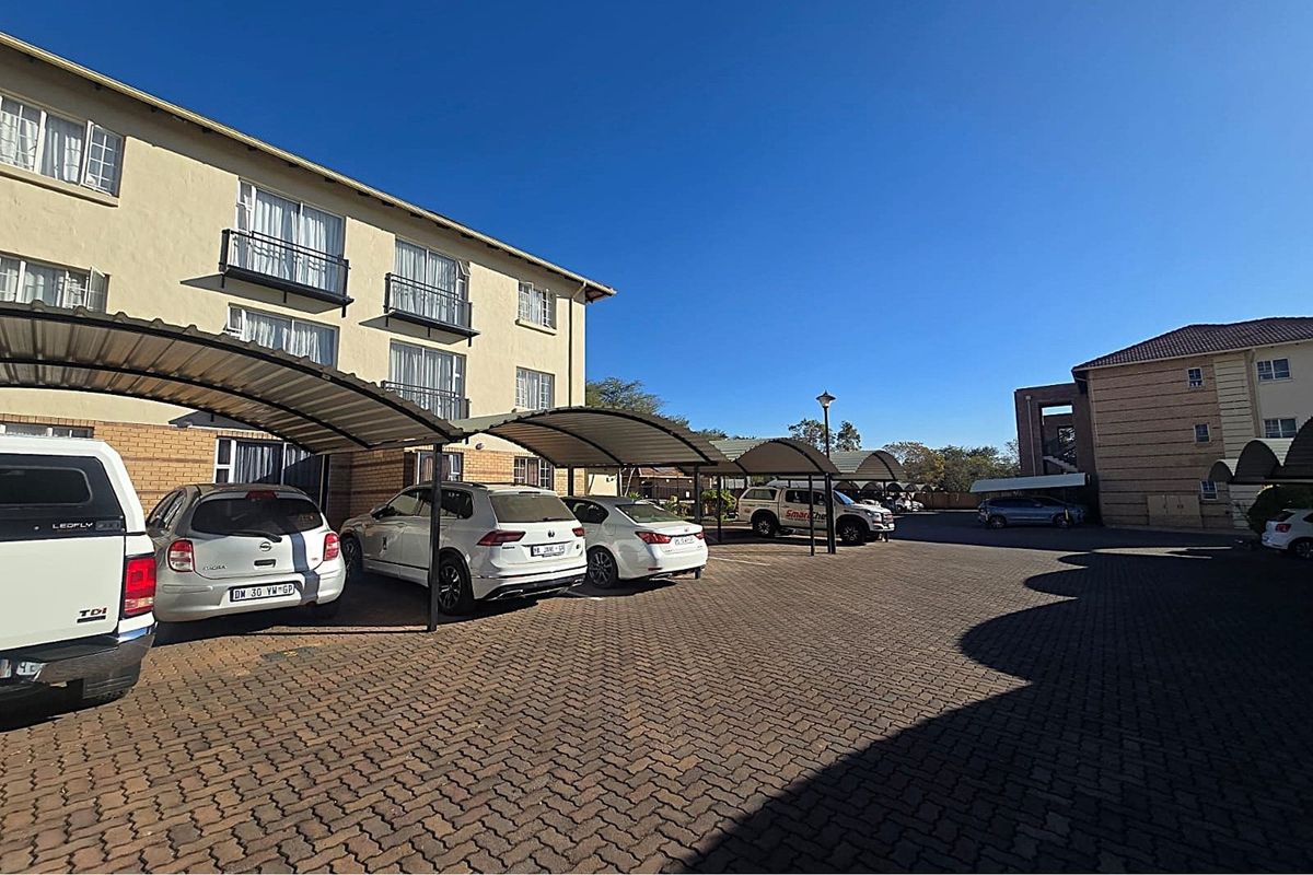 Stylish 2-Bedroom Apartment in Lisas Place! - Photo 3