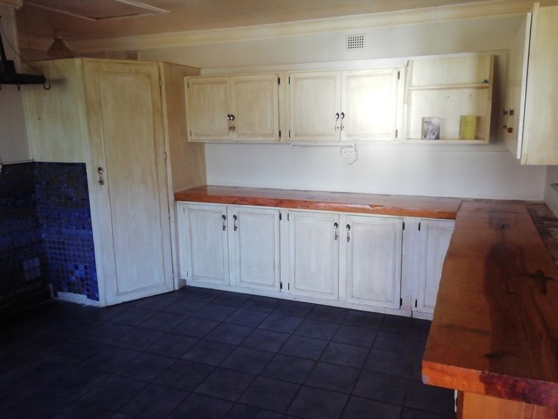4 BEDROOM HOUSE WITH FLATLET FOR SALE IN GRASKOP - Photo 10