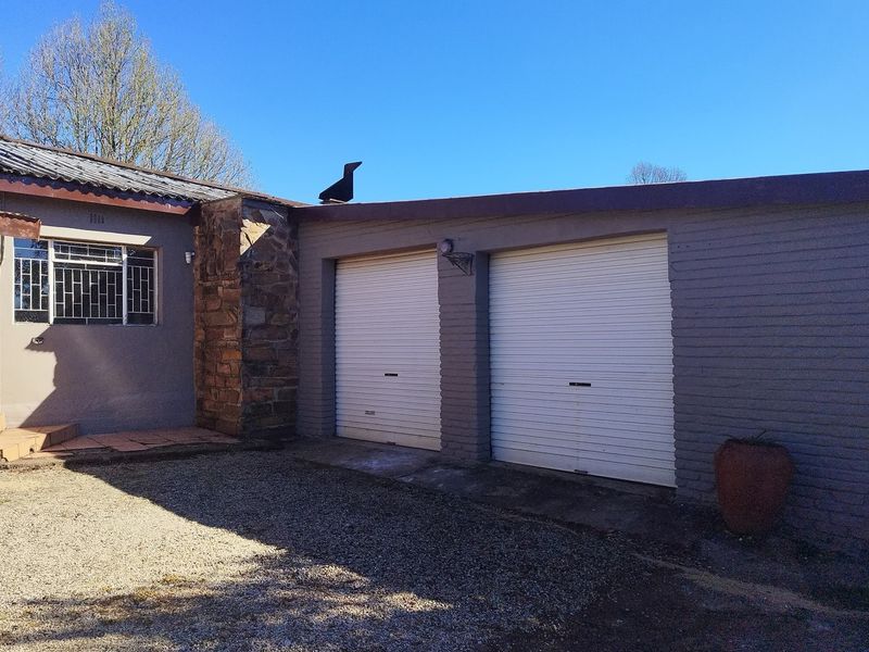 4 BEDROOM HOUSE WITH FLATLET FOR SALE IN GRASKOP - Photo 6