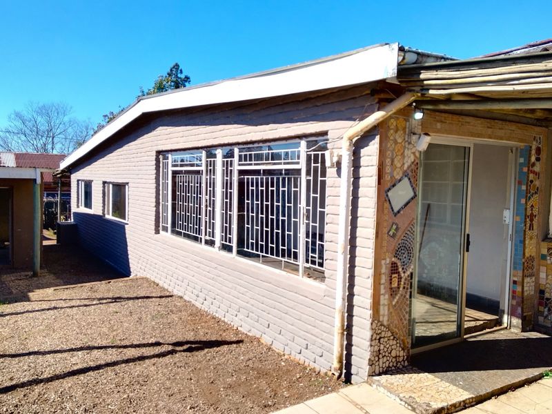 4 BEDROOM HOUSE WITH FLATLET FOR SALE IN GRASKOP - Photo 9